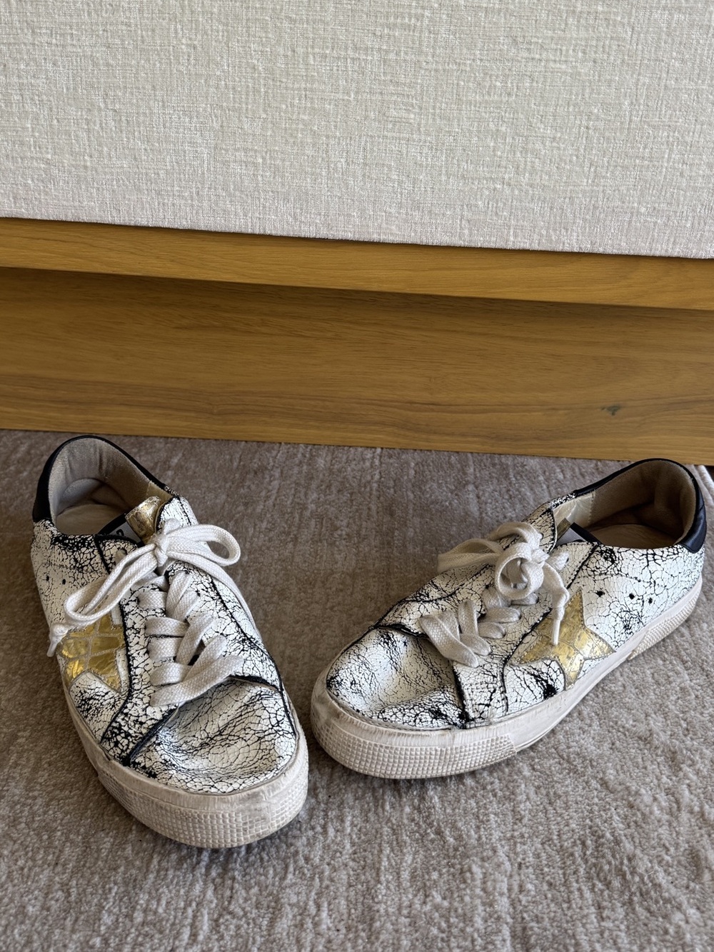 Golden Goose Super-Star Distressed Sneakers White & Gold